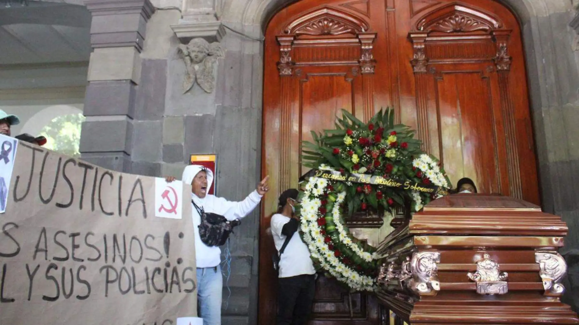 comerciantes UPVA en planton en el Ayuntamiento